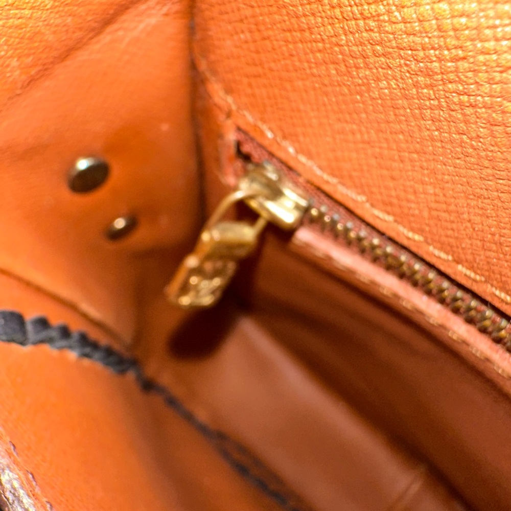 Louis Vuitton Black and Brown Monogram Crossbody Bag - Picture 11 of 16